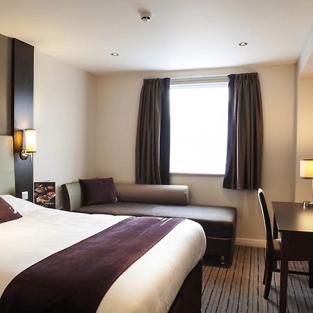 Premier Inn London Clapham Екстер'єр фото