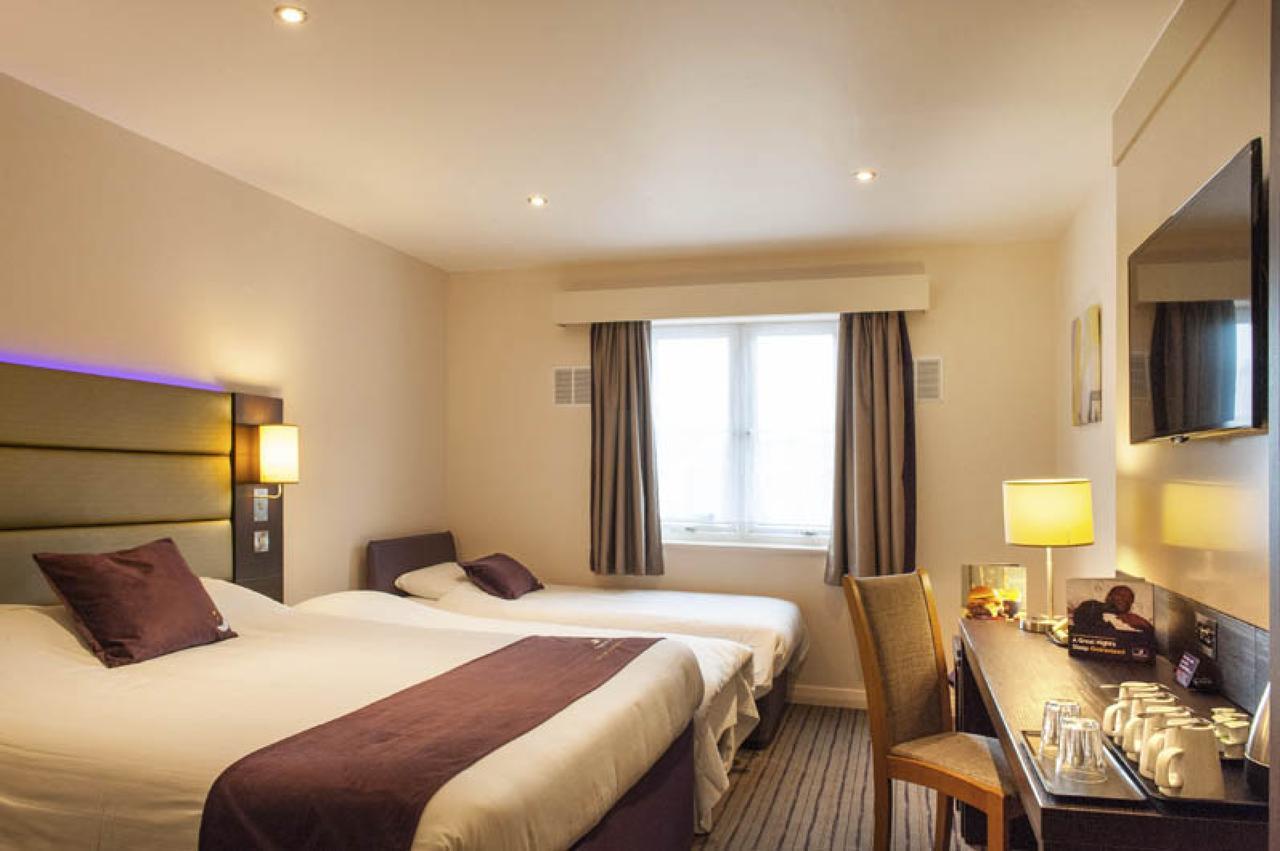 Premier Inn London Clapham Екстер'єр фото