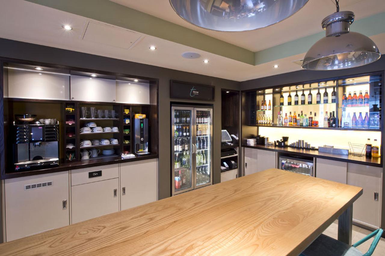 Premier Inn London Clapham Екстер'єр фото
